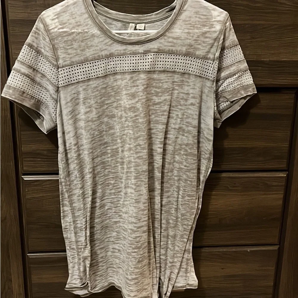 Small/medium shirt bundle - Picture 3 of 4